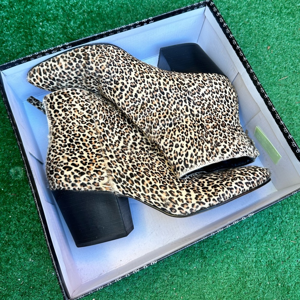 DOLCE VITA Fur Boots - Picture 9 of 10